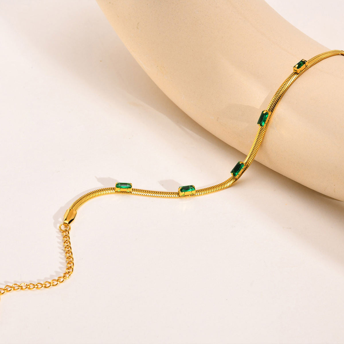 Majaste Green Necklace