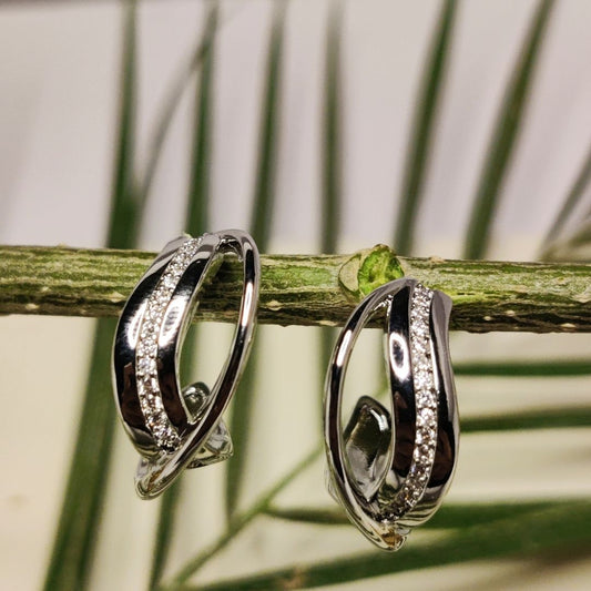 Silver Embrace Earing